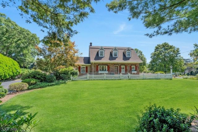 174 Paramus Rd, Paramus Boro, NJ 07652