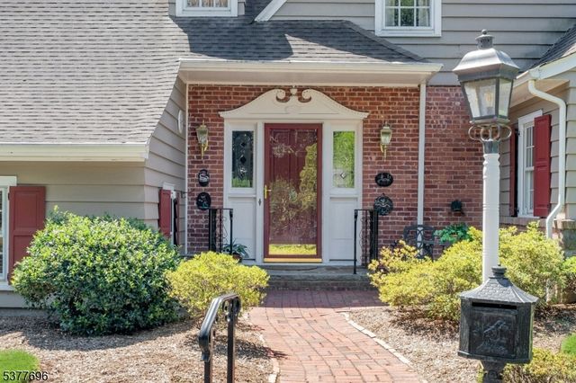 174 Paramus Rd, Paramus Boro, NJ 07652