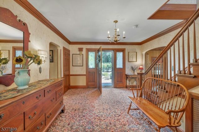 174 Paramus Rd, Paramus Boro, NJ 07652