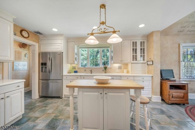 174 Paramus Rd, Paramus Boro, NJ 07652