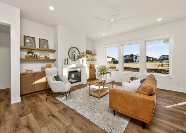 16212 Ironwood Lane, Urbandale, IA 50323