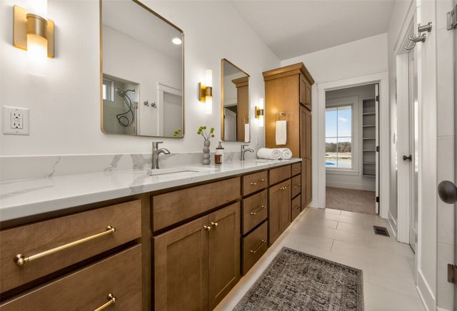 16212 Ironwood Lane, Urbandale, IA 50323