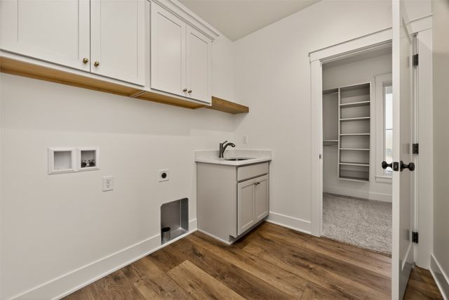 16212 Ironwood Lane, Urbandale, IA 50323