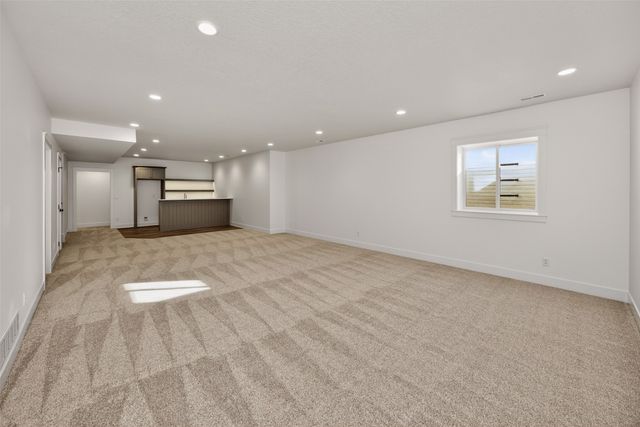 16212 Ironwood Lane, Urbandale, IA 50323