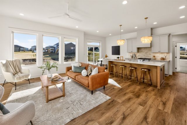 16212 Ironwood Lane, Urbandale, IA 50323