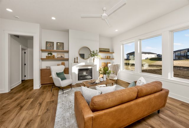 16212 Ironwood Lane, Urbandale, IA 50323