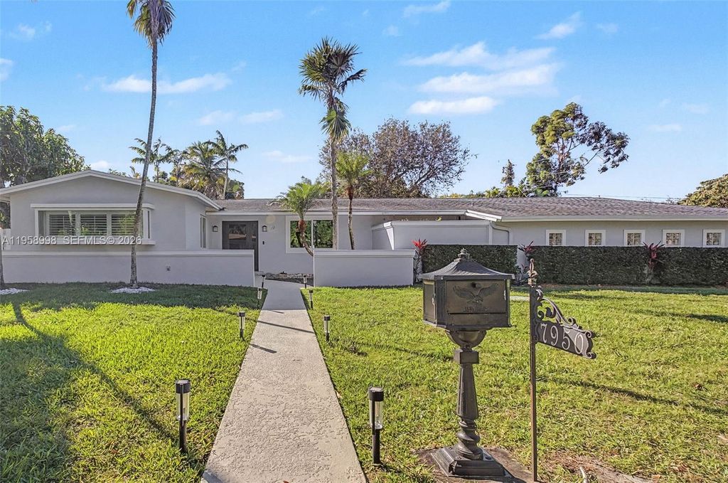 7950 SW 161st Street, Palmetto Bay, FL 33157