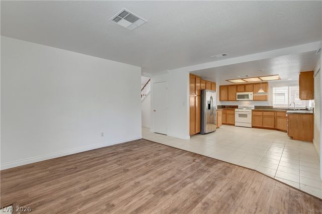 1427 Desert Ridge Avenue, North Las Vegas, NV 89031