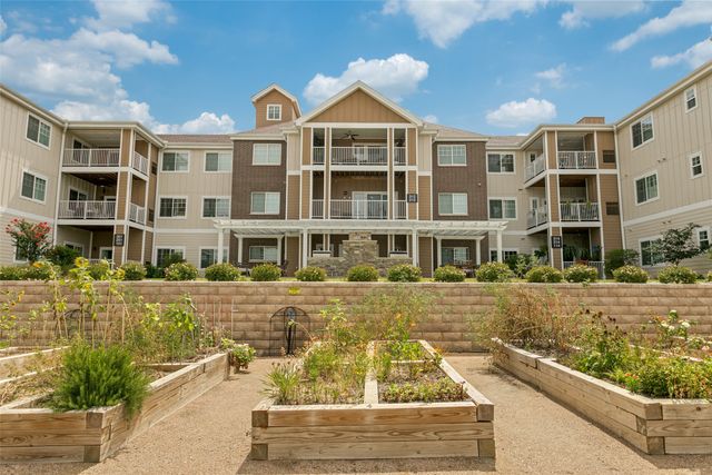 8381 Davis Boulevard 202, North Richland Hills, TX 76182