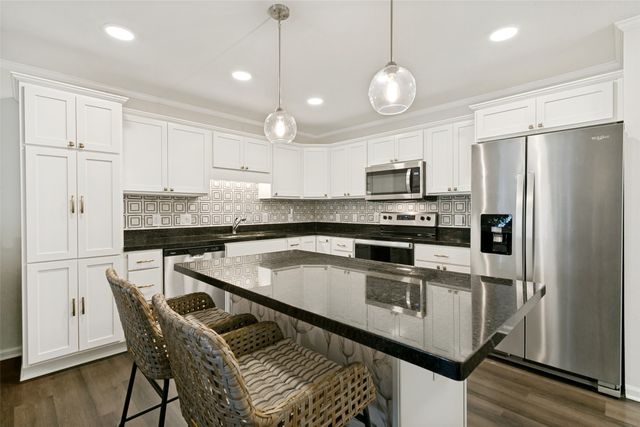 8381 Davis Boulevard 202, North Richland Hills, TX 76182