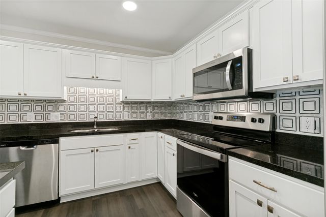 8381 Davis Boulevard 202, North Richland Hills, TX 76182