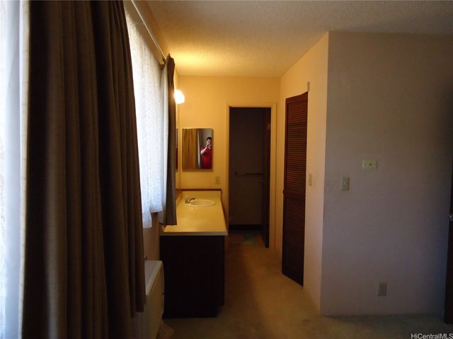 94-500 Kuahui Street, Waipahu, HI 96797