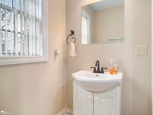 11067 Seymour Road, Montrose Twp, MI 48457