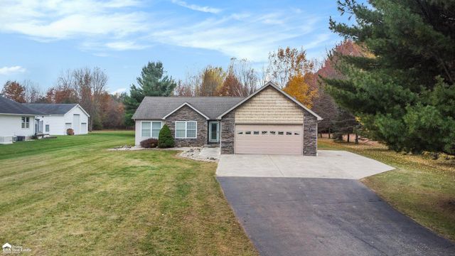 11067 Seymour Road, Montrose Twp, MI 48457