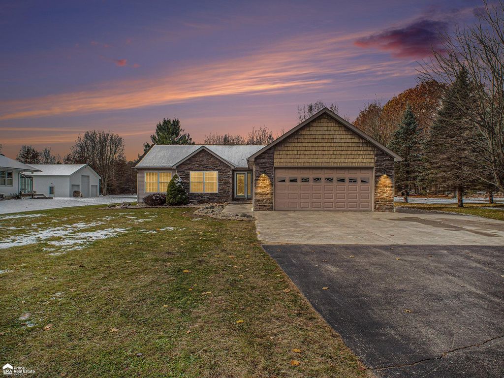 11067 Seymour Road, Montrose Twp, MI 48457