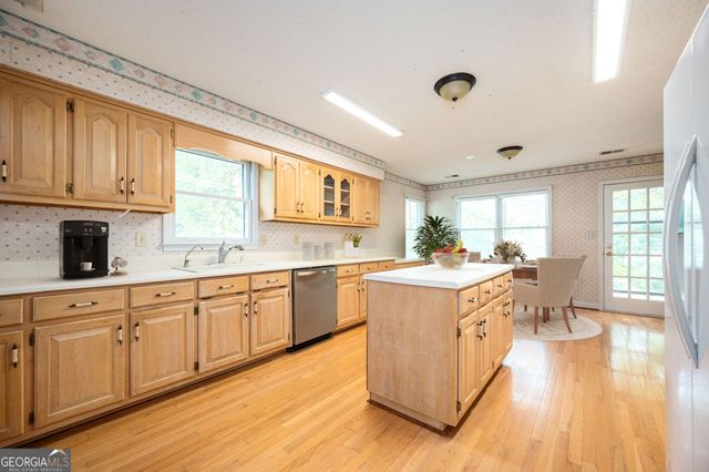 620 Driftwood Drive, Woodstock, GA 30189