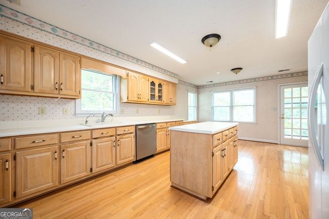 620 Driftwood Drive, Woodstock, GA 30189