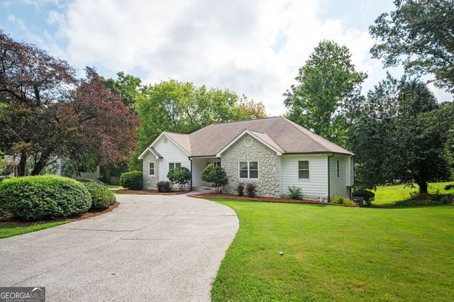 620 Driftwood Drive, Woodstock, GA 30189