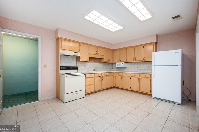 620 Driftwood Drive, Woodstock, GA 30189