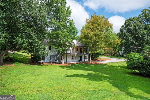 620 Driftwood Drive, Woodstock, GA 30189