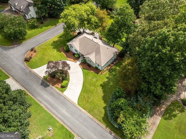 620 Driftwood Drive, Woodstock, GA 30189