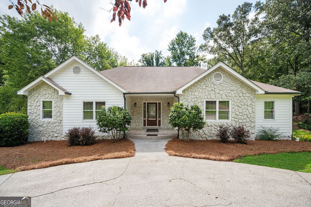 620 Driftwood Drive, Woodstock, GA 30189