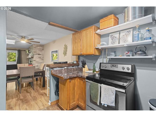 29720 Sw COURTSIDE Dr 56, Wilsonville, OR 97070