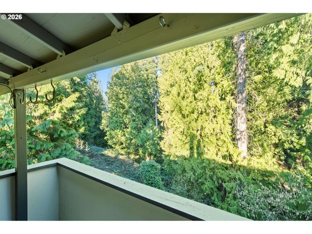 29720 Sw COURTSIDE Dr 56, Wilsonville, OR 97070