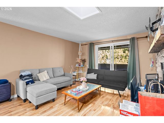 29720 Sw COURTSIDE Dr 56, Wilsonville, OR 97070