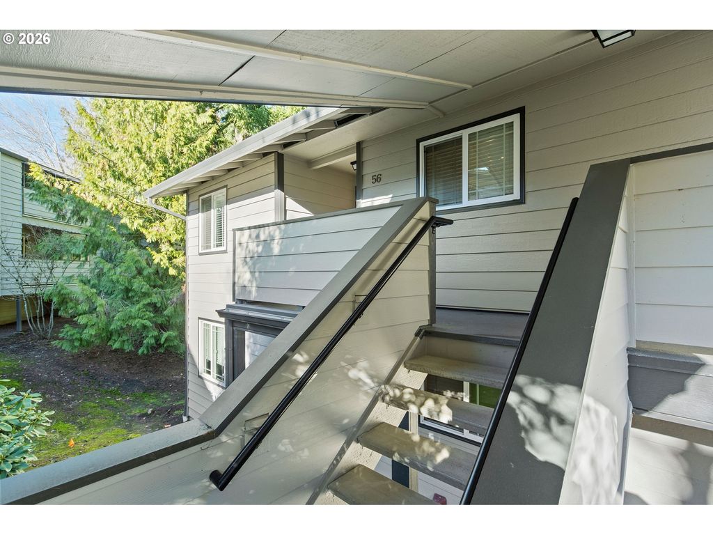 29720 Sw COURTSIDE Dr 56, Wilsonville, OR 97070