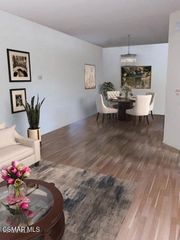 640 Indian Oak Lane 107, Oak Park, CA 91377