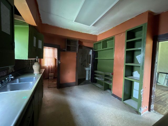 1028 N Indiana Ave, Wichita, KS 67214