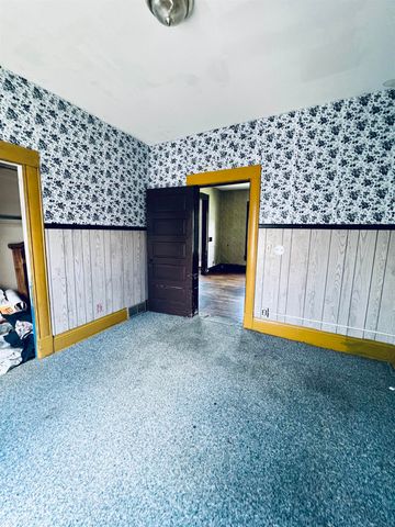 1028 N Indiana Ave, Wichita, KS 67214