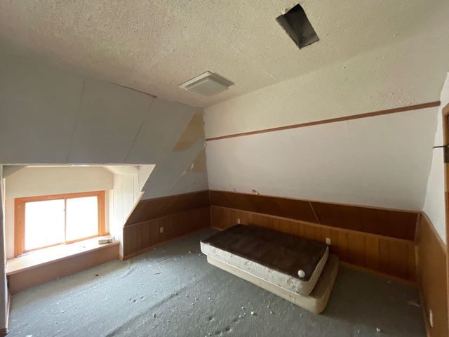 1028 N Indiana Ave, Wichita, KS 67214