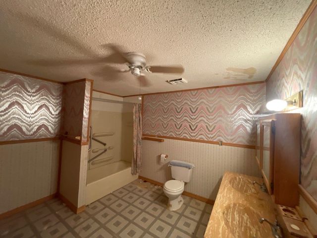 1028 N Indiana Ave, Wichita, KS 67214