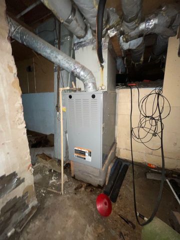 1028 N Indiana Ave, Wichita, KS 67214