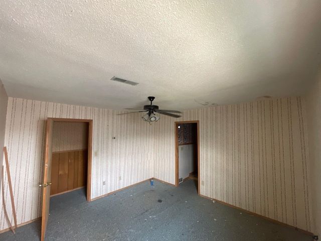 1028 N Indiana Ave, Wichita, KS 67214