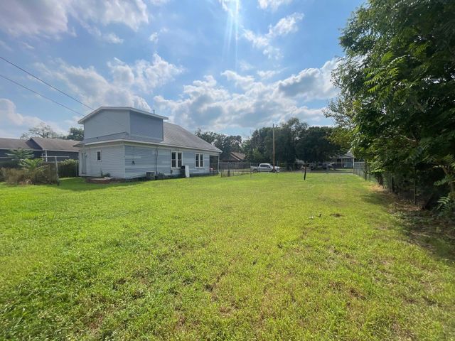 1028 N Indiana Ave, Wichita, KS 67214