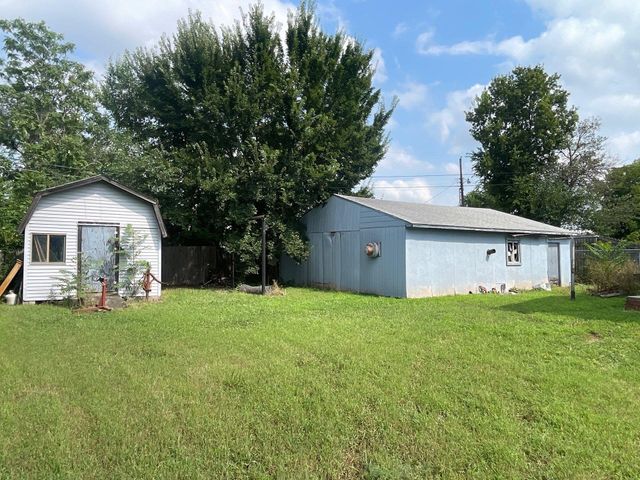 1028 N Indiana Ave, Wichita, KS 67214