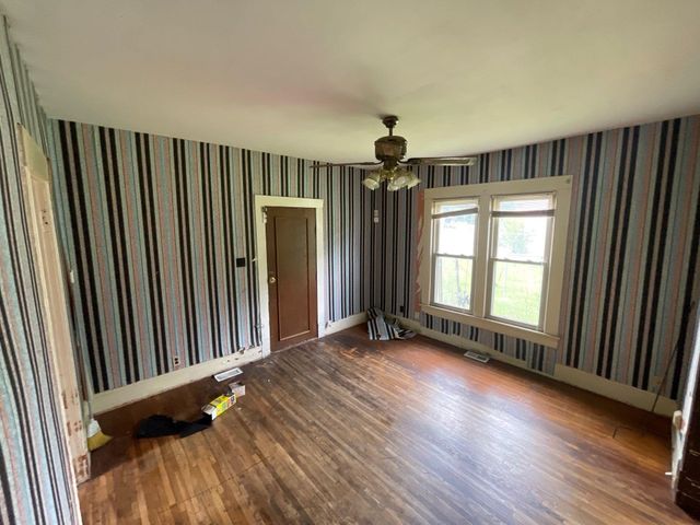 1028 N Indiana Ave, Wichita, KS 67214