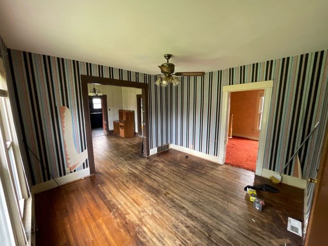 1028 N Indiana Ave, Wichita, KS 67214