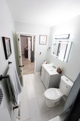 16448 Winchester Avenue, Markham, IL 60428