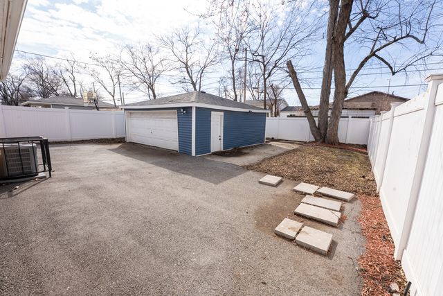 16448 Winchester Avenue, Markham, IL 60428