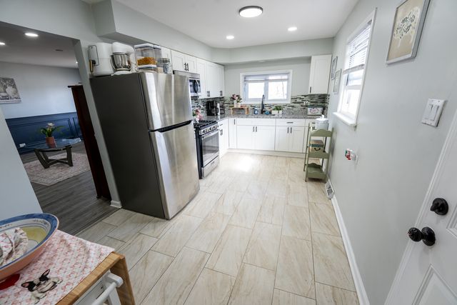 16448 Winchester Avenue, Markham, IL 60428