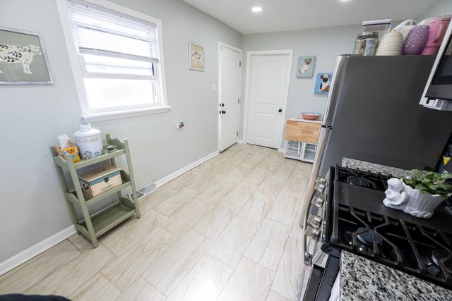 16448 Winchester Avenue, Markham, IL 60428