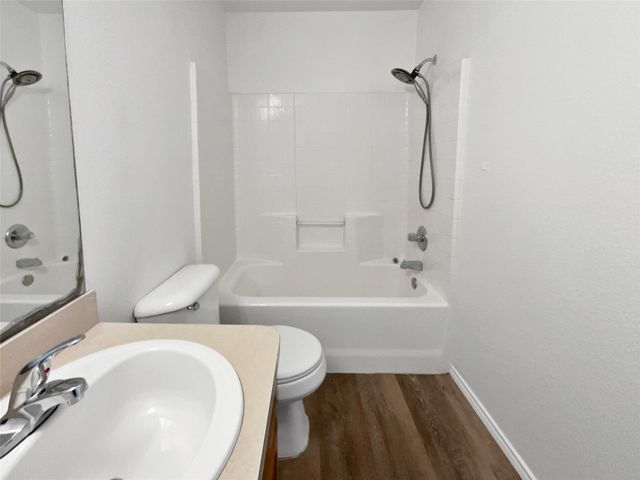 1307 Lynnwood Drive, Cleburne, TX 76033