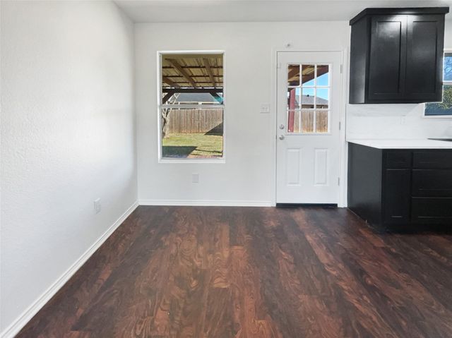 1307 Lynnwood Drive, Cleburne, TX 76033