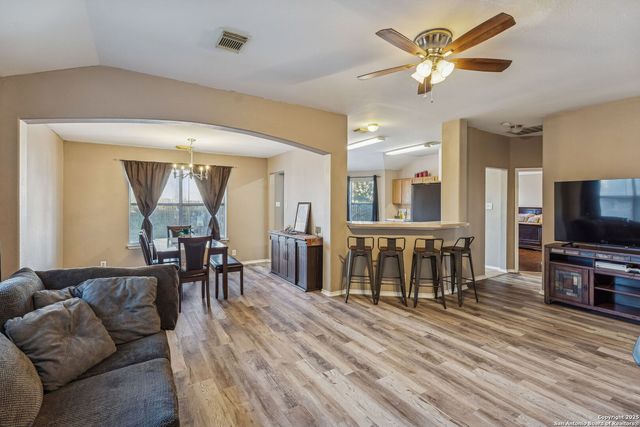 7530 Autumn Brook, Converse, TX 78109