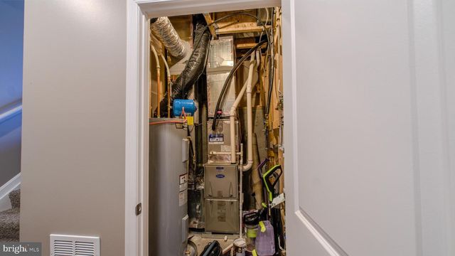 122 CLERKENWELL DR, Stephens City, VA 22655