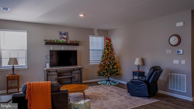 122 CLERKENWELL DR, Stephens City, VA 22655